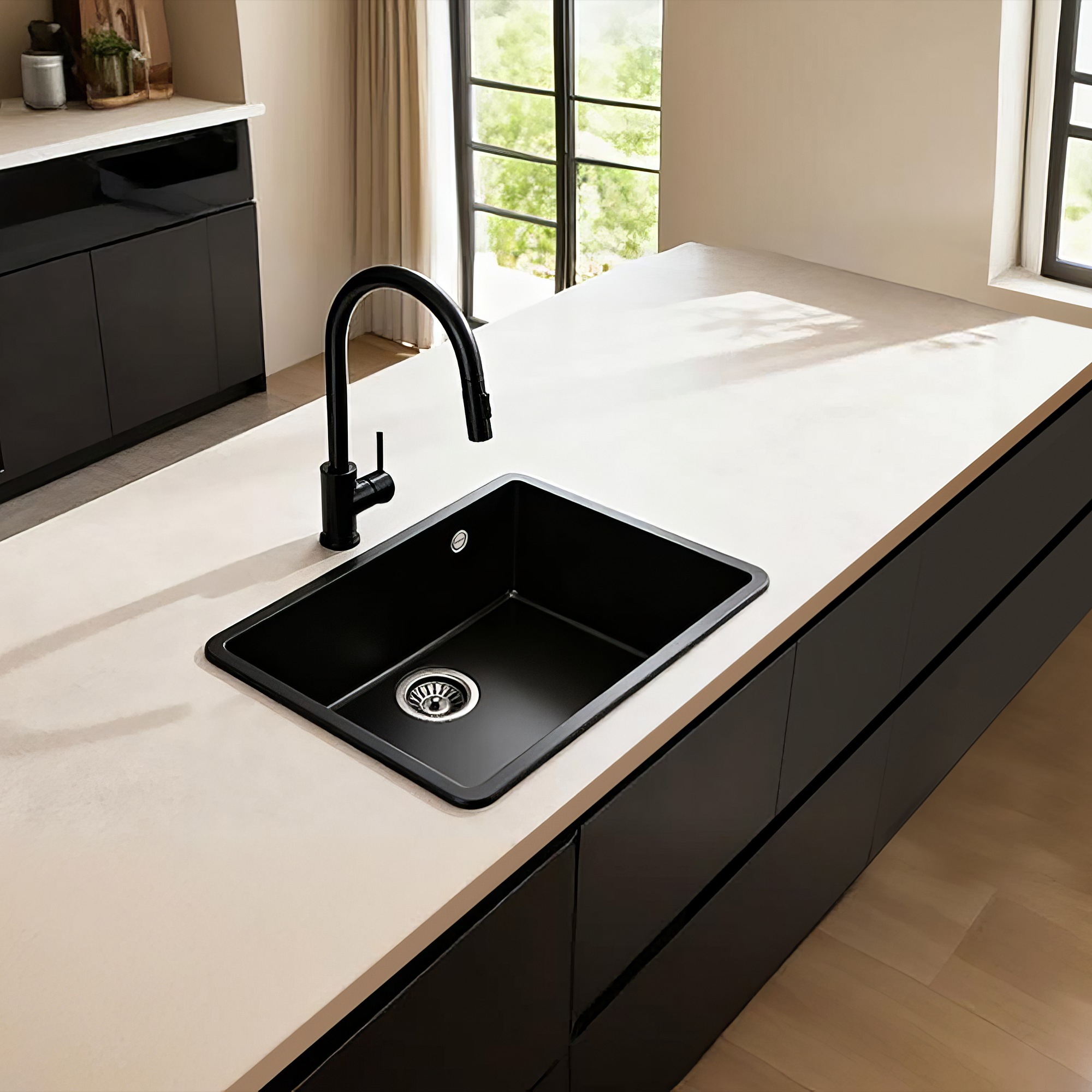 Grifo modelo AcostaEBK431 en una cocina oscura con encimera blanca