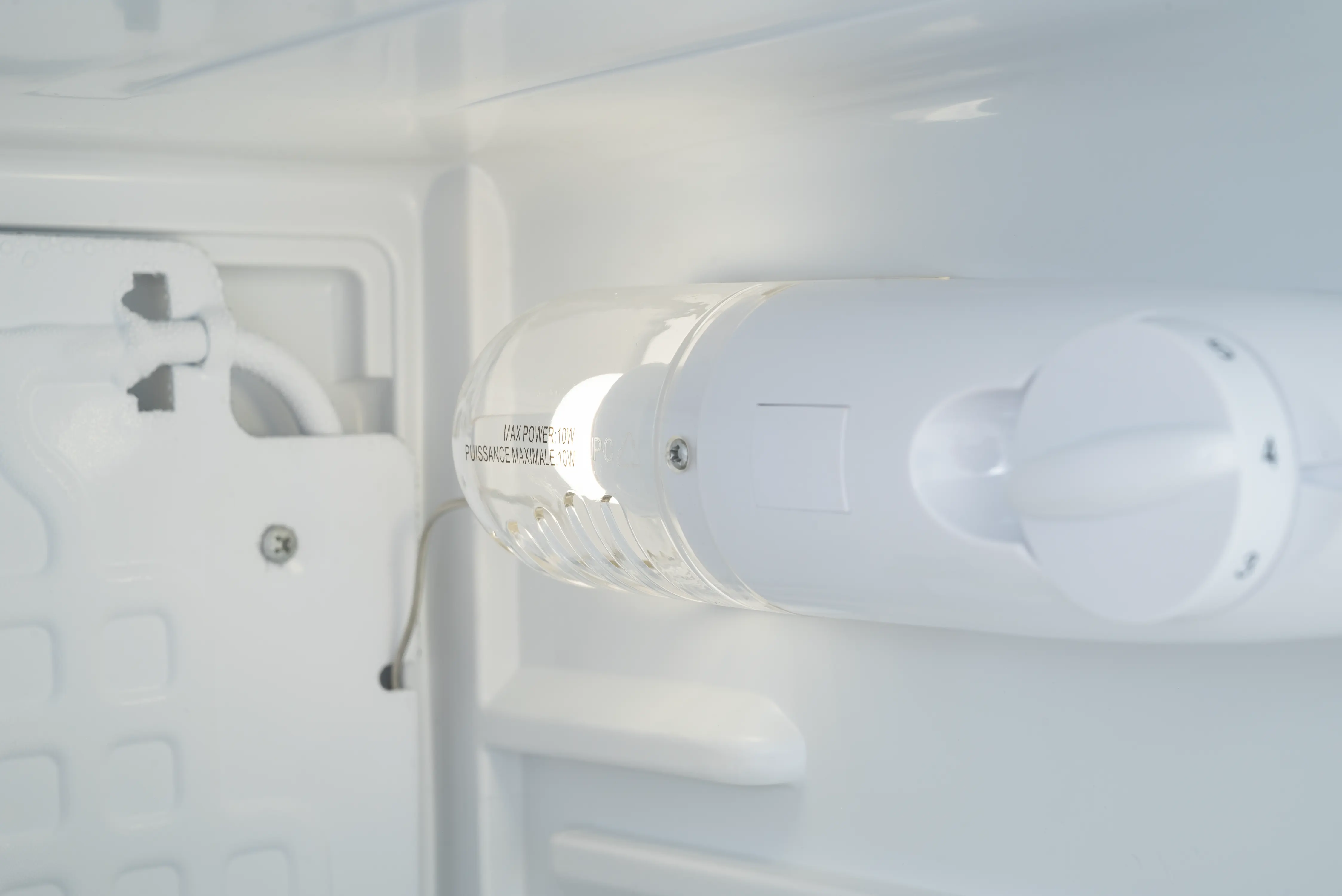 Luz LED en el interior del frigorífico CL-92L8NEA