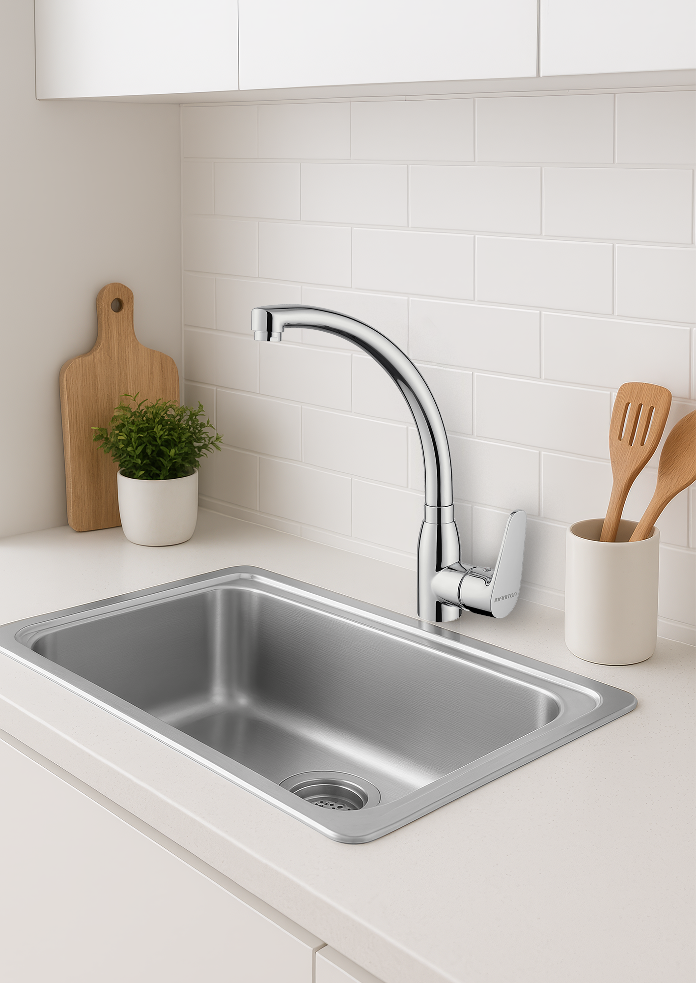 Grifo modelo CapelACH341 en una cocina blanca