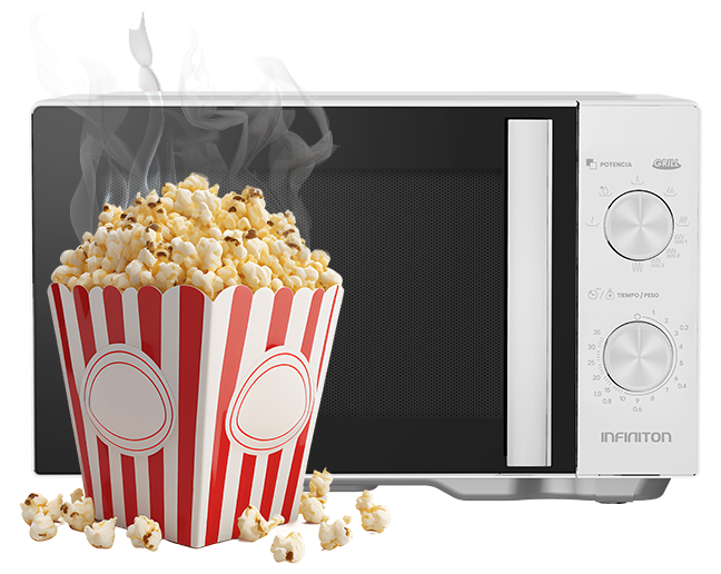 Microondas de fondo, con un paquete de palomitas delante