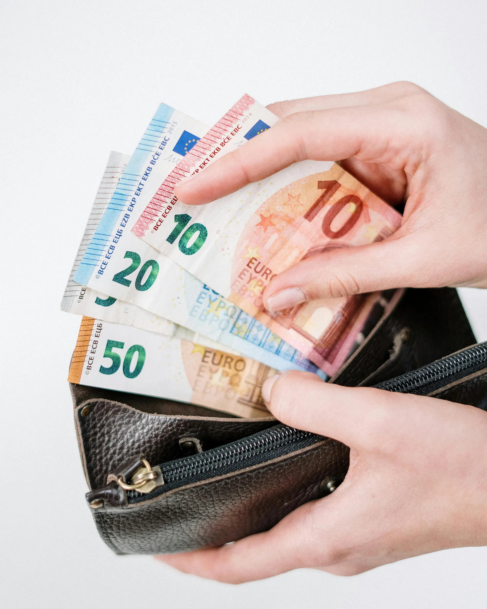 Escena de dinero ahorrado