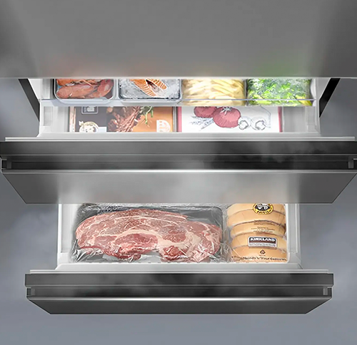 Hexágonos azules encima de un fondo azul con agua